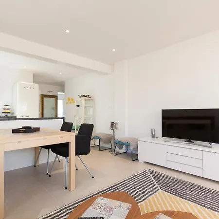 ❤ 3 Minutes From The Beaches ✌ Terrace & Parking, Palm Beach *