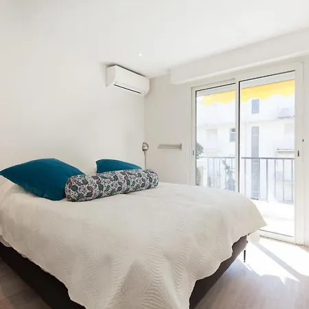 Apartmán ❤ 3 Minutes From The Beaches ✌ Terrace & Parking, Palm Beach
