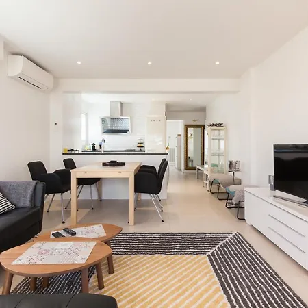 ❤ 3 Minutes From The Beaches ✌ Terrace & Parking, Palm Beach Apartmán *