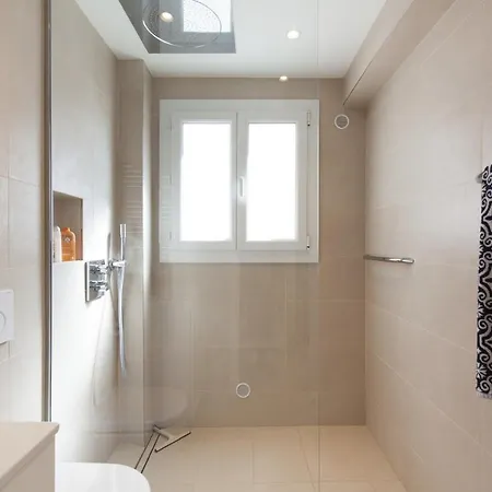 ❤ 3 Minutes From The Beaches ✌ Terrace & Parking, Palm Beach
